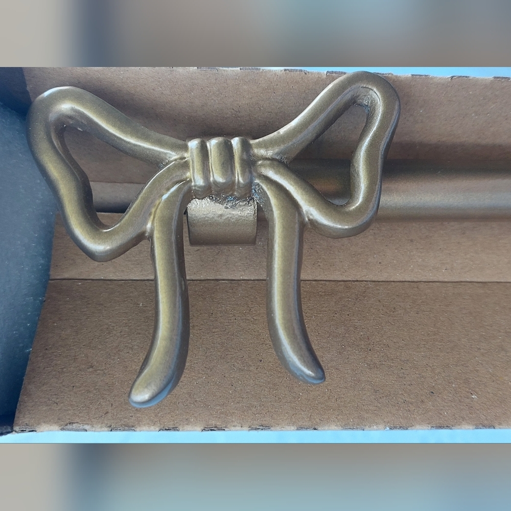 Gold Bow Curtain Rod (B)
